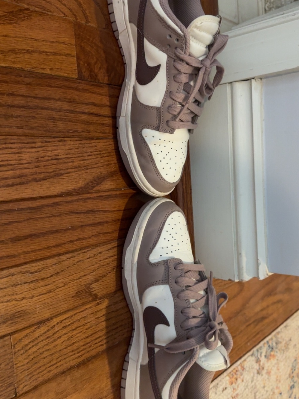 Nike Low-Top Sneakers in Mauve and White - Picture 3 of 5